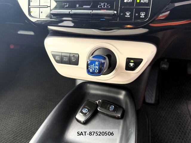 Toyota PRIUS 2017-10 7223737-21