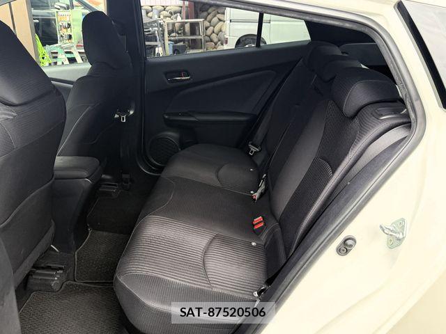 Toyota PRIUS 2017-10 7223737-24