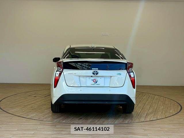 Toyota PRIUS 2017-12 7223735-16