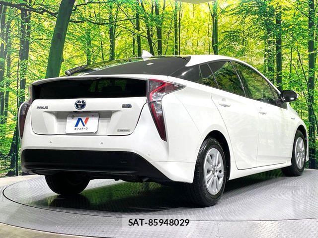 Toyota PRIUS 2016-12 7223709-16