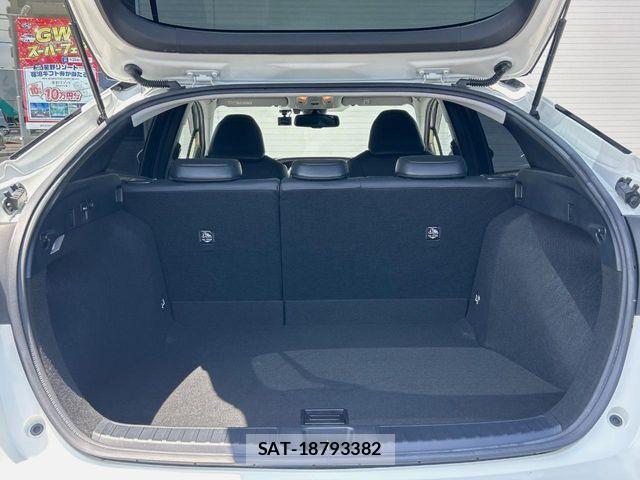 Toyota PRIUS 2021-11 7223790-9