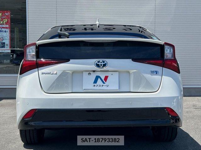 Toyota PRIUS 2021-11 7223790-14