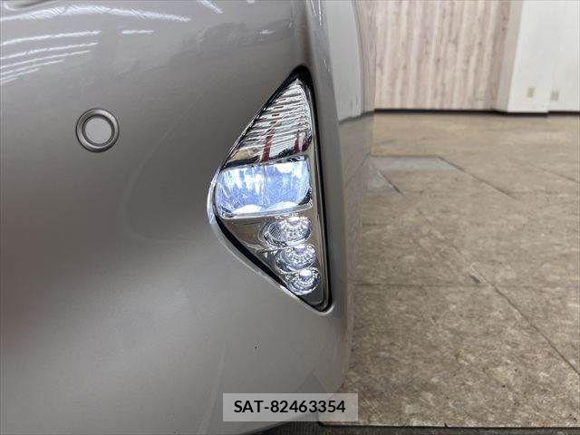 Toyota PRIUS 2016-06 7215771-11