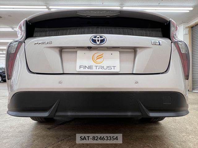Toyota PRIUS 2016-06 7215771-16