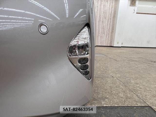 Toyota PRIUS 2016-06 7215771-21