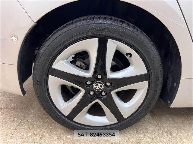 Toyota PRIUS 2016-06 7215771-26