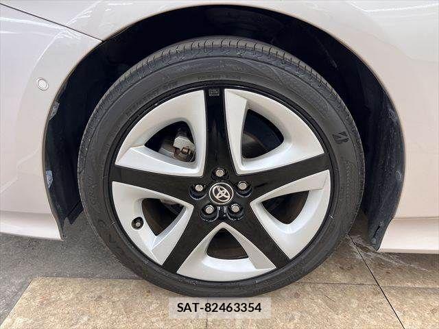 Toyota PRIUS 2016-06 7215771-28