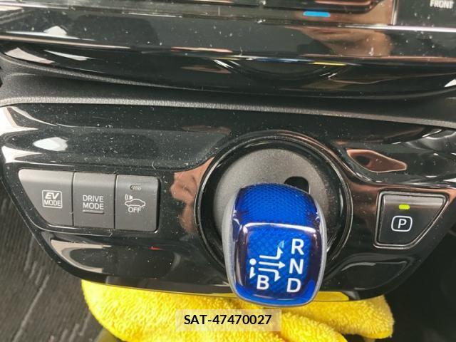 Toyota PRIUS 2019-10 7223775-17