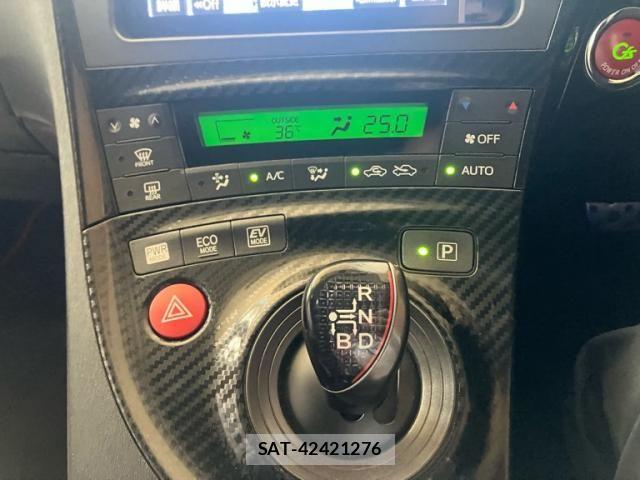 Toyota PRIUS 2013-05 7223658-16
