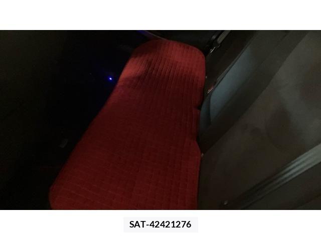 Toyota PRIUS 2013-05 7223658-22