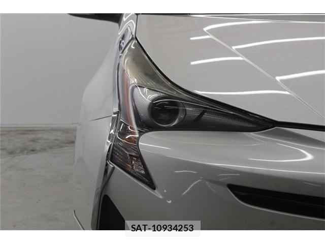 Toyota PRIUS 2015-12 7223688-12