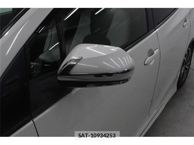 Toyota PRIUS 2015-12 7223688-17