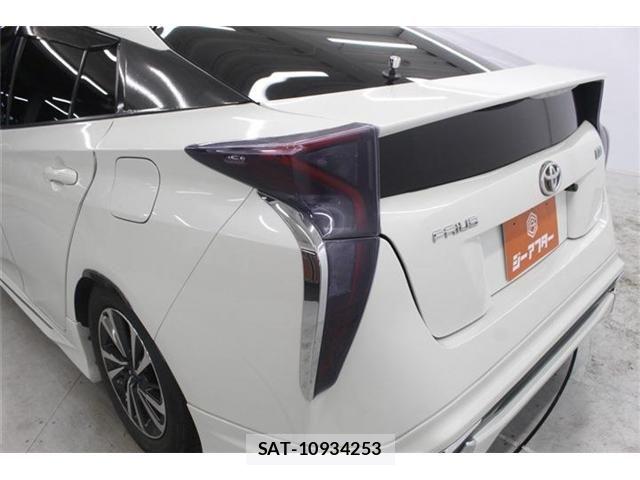 Toyota PRIUS 2015-12 7223688-18