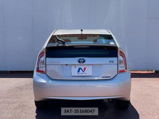 Toyota PRIUS 2014-10 7223680-14