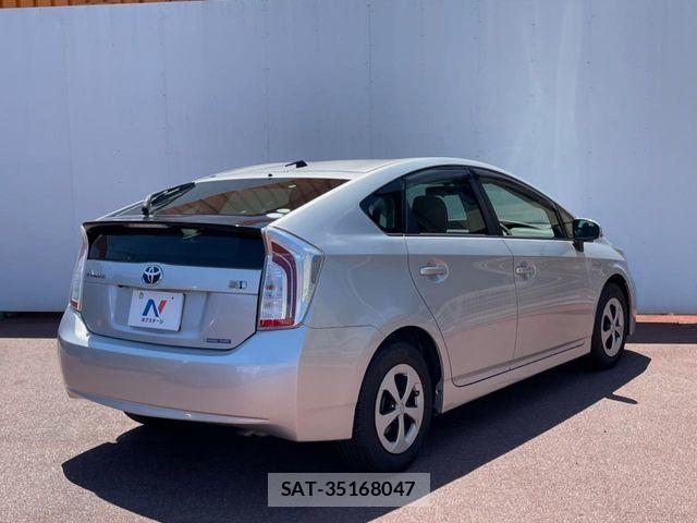 Toyota PRIUS 2014-10 7223680-16