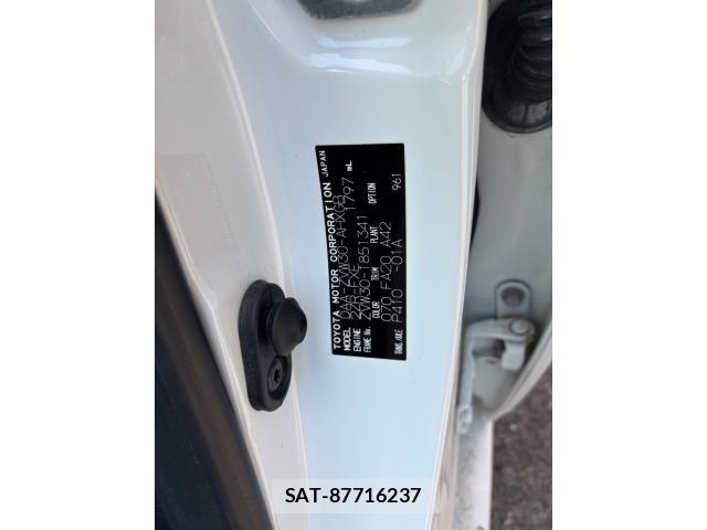 Toyota PRIUS 2014-07 7215458-11