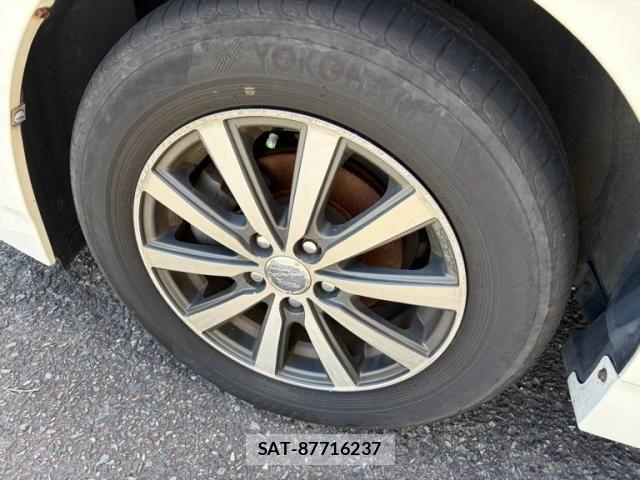 Toyota PRIUS 2014-07 7215458-12