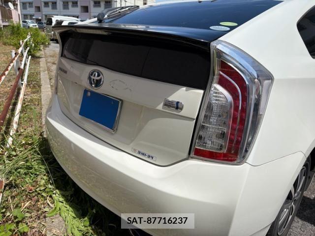 Toyota PRIUS 2014-07 7215458-2