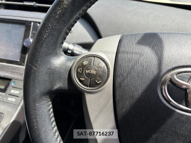Toyota PRIUS 2014-07 7215458-7