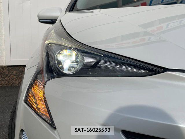 Toyota PRIUS 2016-06 7218503-11