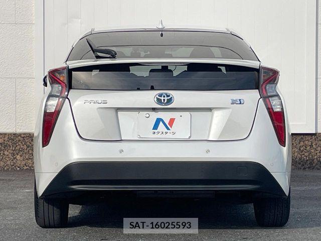 Toyota PRIUS 2016-06 7218503-14