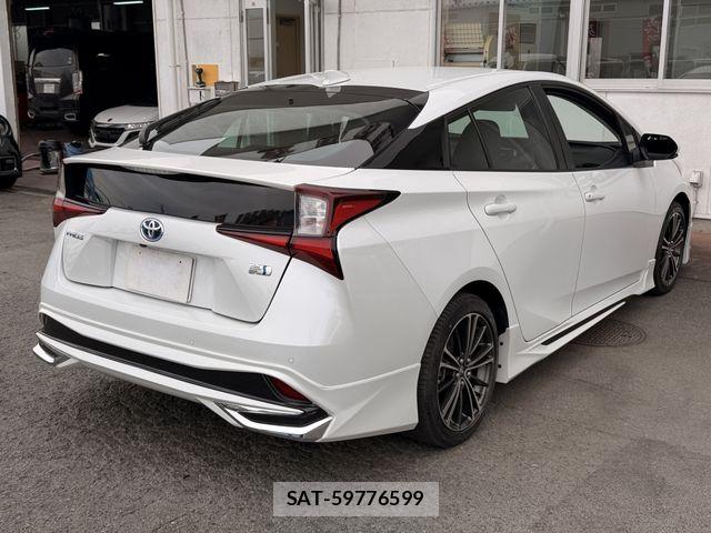 Toyota PRIUS 2022-03 7223792-9
