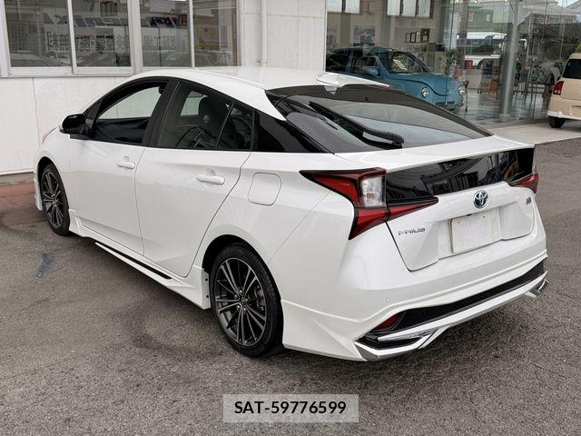 Toyota PRIUS 2022-03 7223792-11