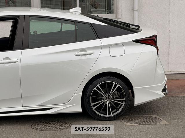 Toyota PRIUS 2022-03 7223792-5