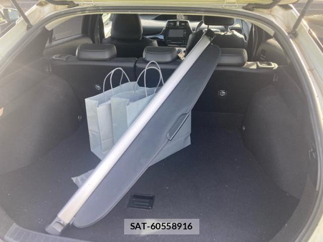 Toyota PRIUS 2018-01 7218167-9