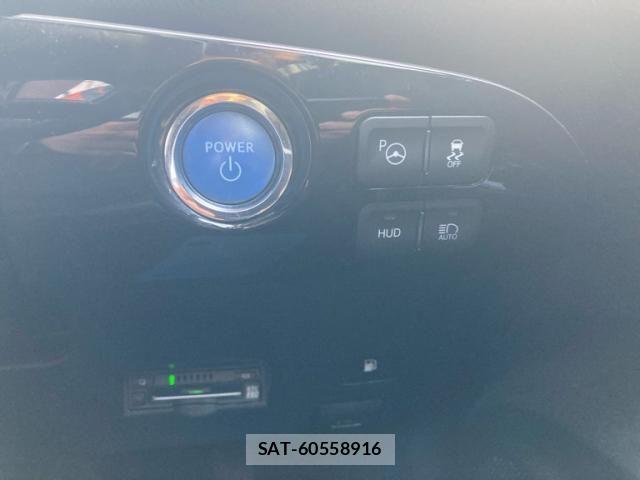 Toyota PRIUS 2018-01 7218167-19