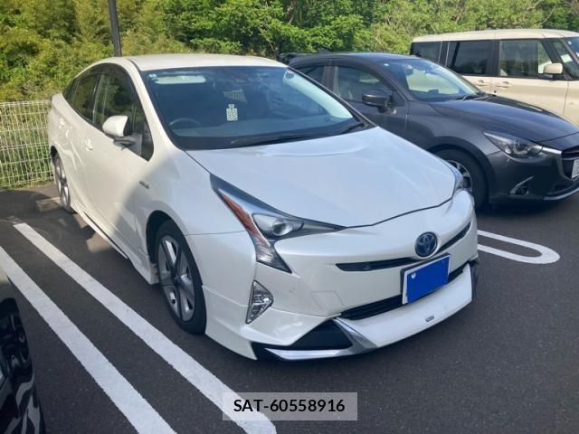 Toyota PRIUS 2018-01 7218167-2
