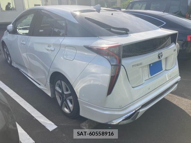 Toyota PRIUS 2018-01 7218167-3