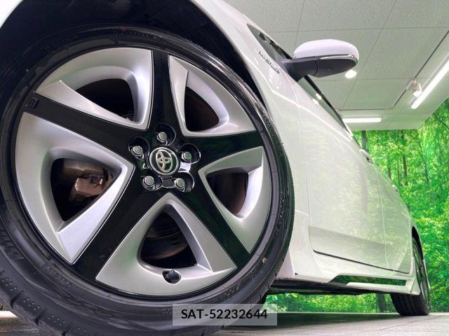 Toyota PRIUS 2019-07 7223769-14