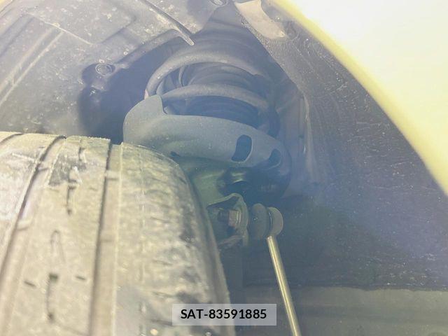 Toyota PRIUS 2019-05 7223768-19
