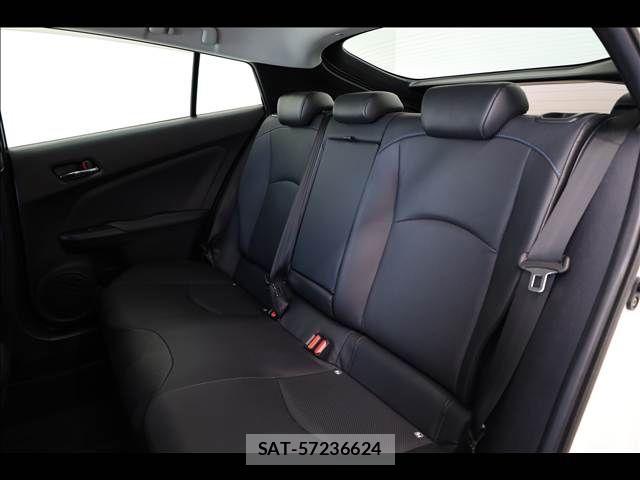 Toyota PRIUS 2019-04 7223764-17