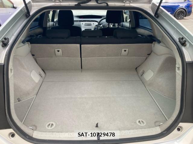 Toyota PRIUS 2013-06 7223662-10