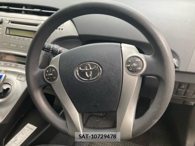 Toyota PRIUS 2013-06 7223662-14