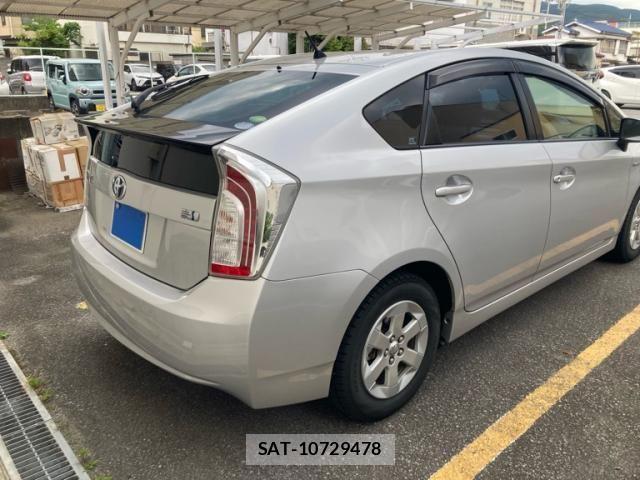 Toyota PRIUS 2013-06 7223662-5