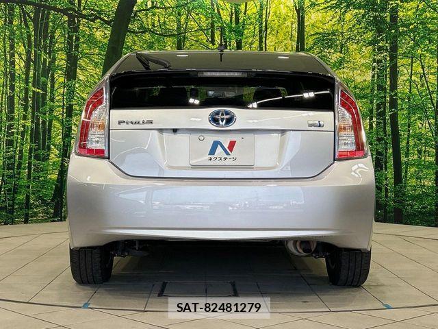 Toyota PRIUS 2014-02 7223672-14