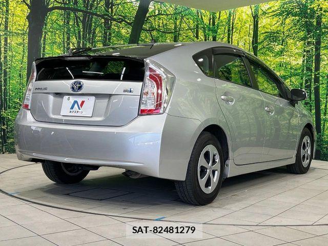 Toyota PRIUS 2014-02 7223672-16