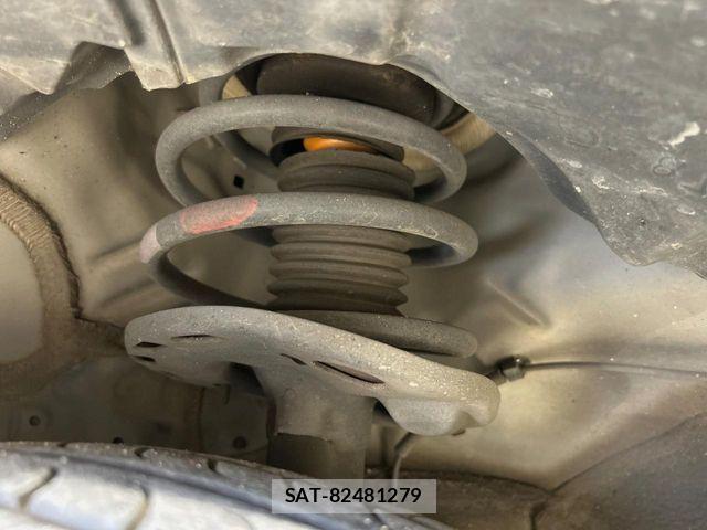 Toyota PRIUS 2014-02 7223672-19