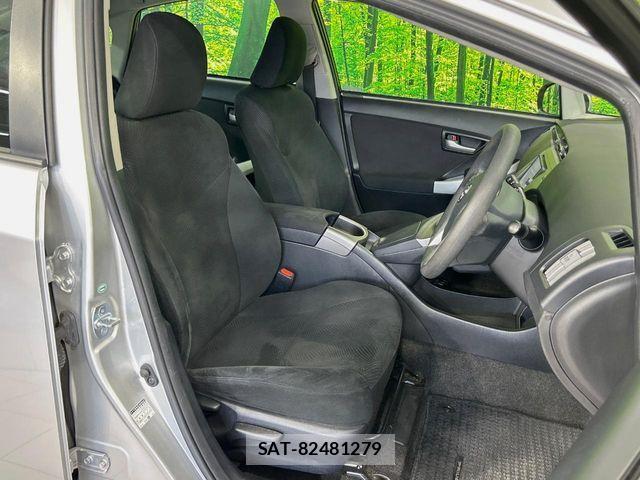 Toyota PRIUS 2014-02 7223672-7