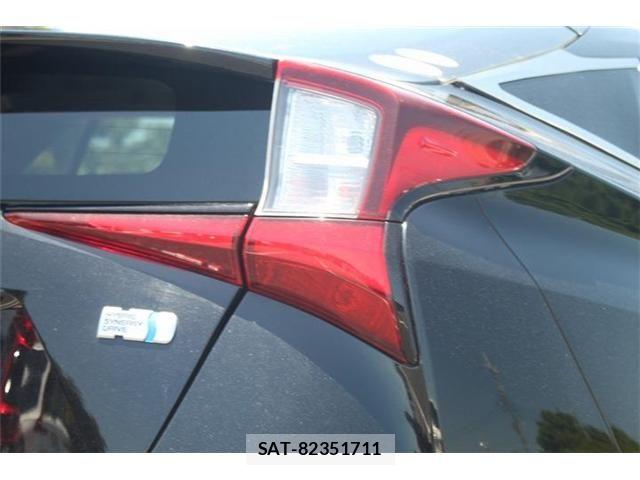 Toyota PRIUS 2020-10 7215542-11