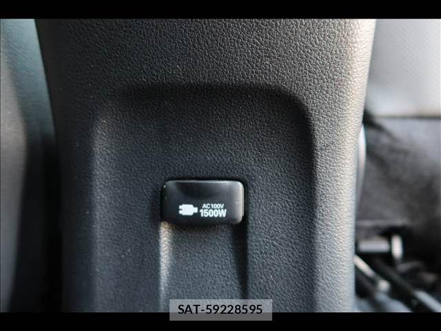 Toyota PRIUS 2017-07 7223716-14