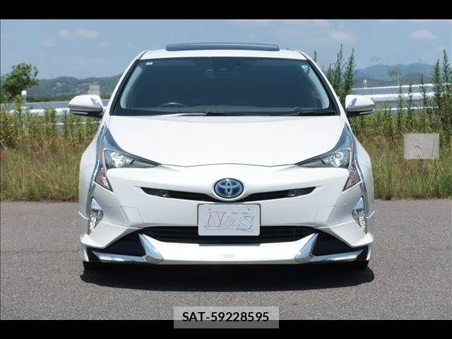 Toyota PRIUS 2017-07 7223716-1