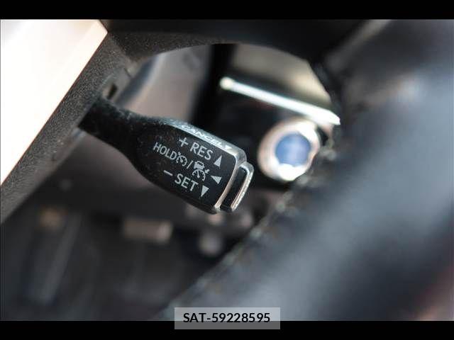 Toyota PRIUS 2017-07 7223716-26