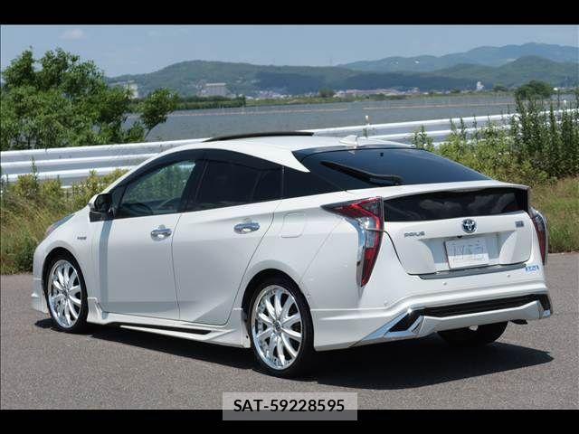 Toyota PRIUS 2017-07 7223716-3