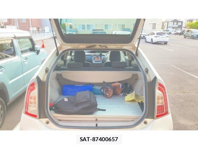 Toyota PRIUS 2012-04 7223648-14