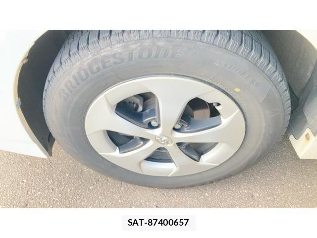 Toyota PRIUS 2012-04 7223648-16
