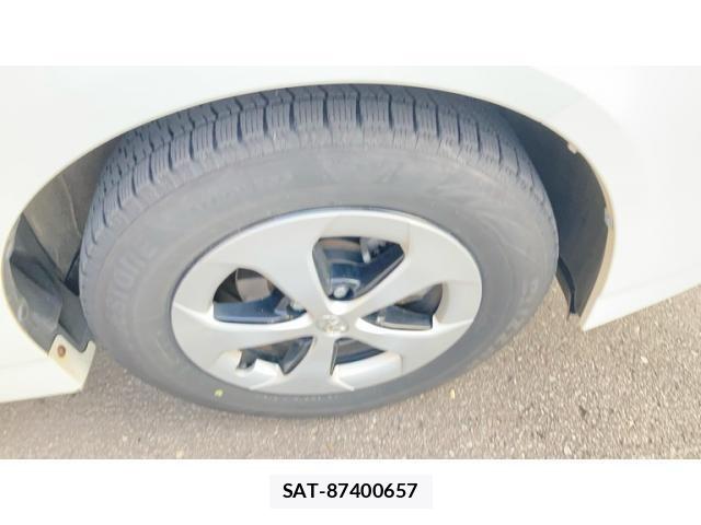 Toyota PRIUS 2012-04 7223648-17